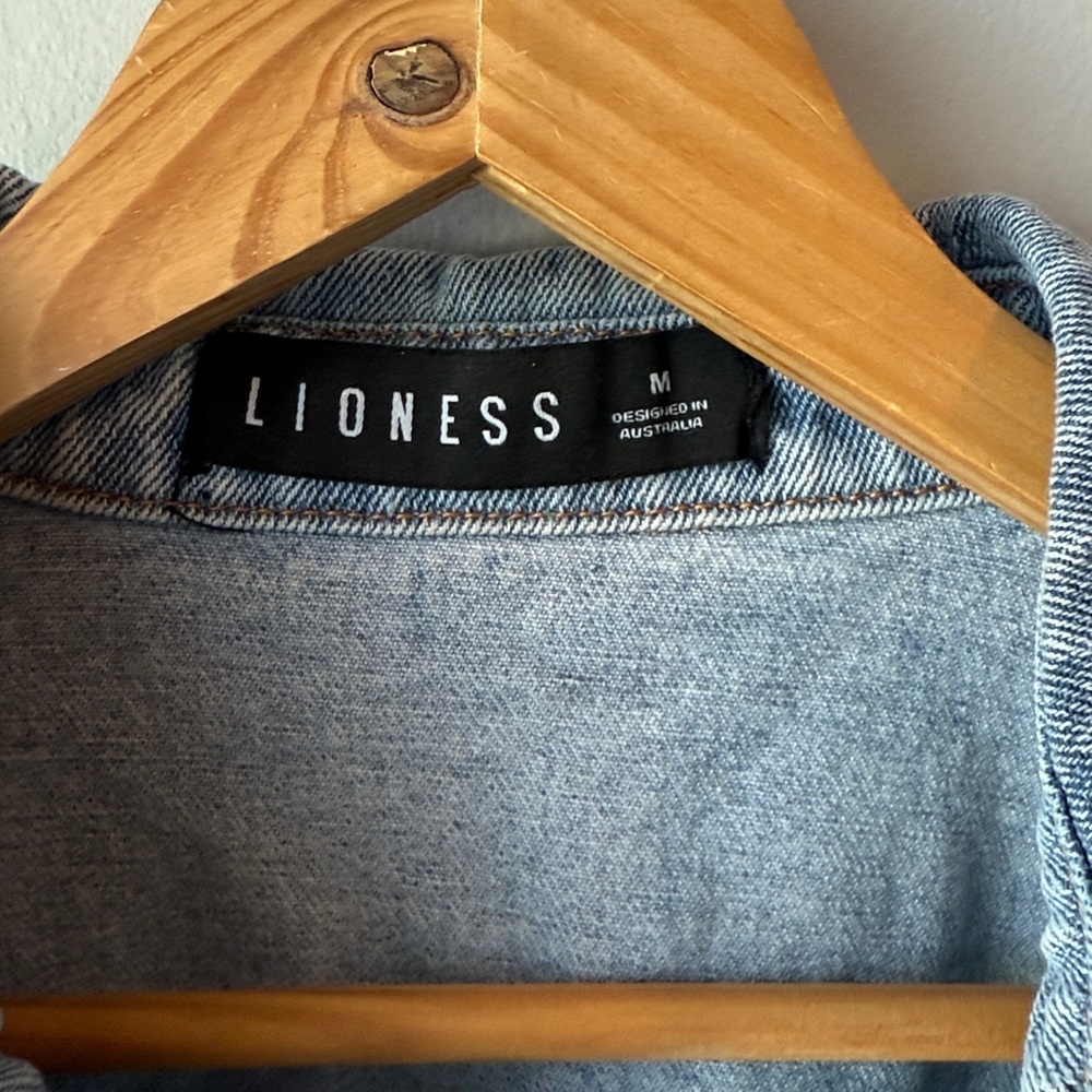 SALE TODAY ONLY! Urban Outfitters Lioness Off Duty Denim Shirt - Picture 14 of 16